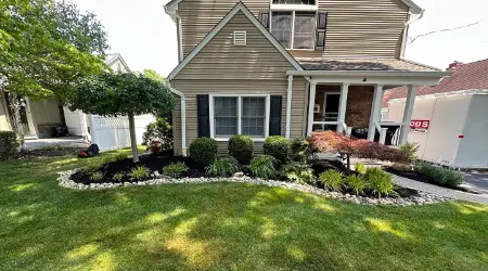 Mulch Installation In Front Garden Beds